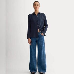 Everlane the must have shirt in navy blue cotton